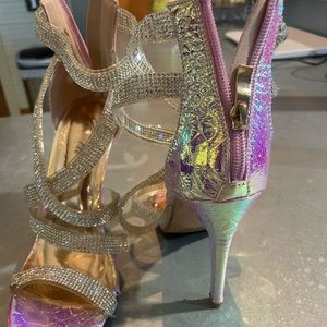 Size 7 Camille La Vie pink snake and rhinestone heels